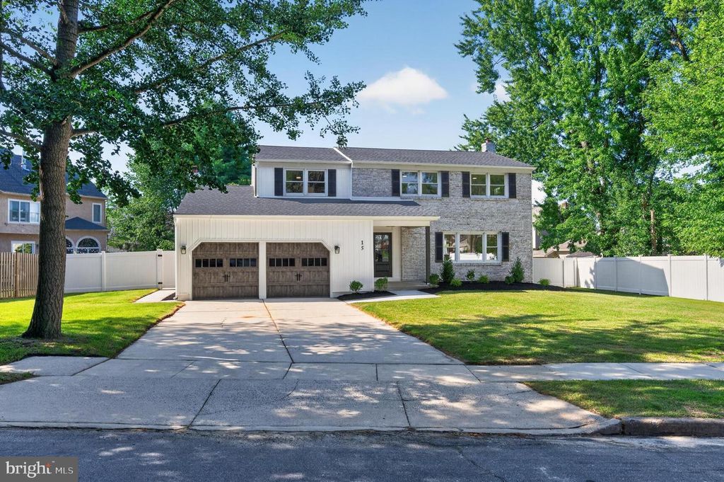 15 Chateau Dr, Cherry Hill, NJ